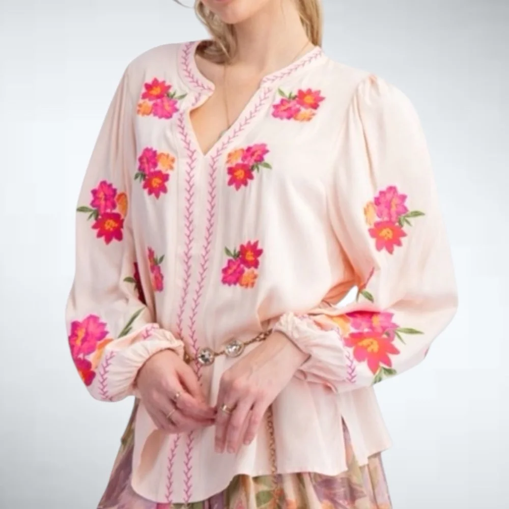 Easel Floral Embroidered Long Sleeve Top in Blush Size S - Picture 1 of 7